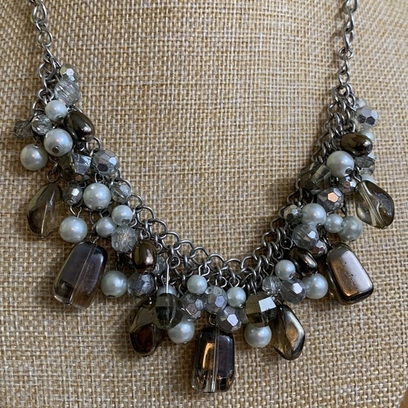 Silver Tone Glass Faux Pearl Beaded Chain Statement Necklace - Picture 2 of 8